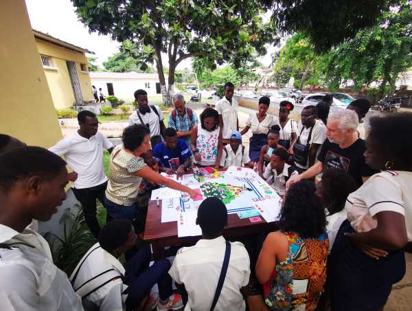 Crash-test of the serious game with university students to explore knowledge gaps on biodiversity and environmental issues.